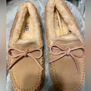 Ugg Dakota slippers
